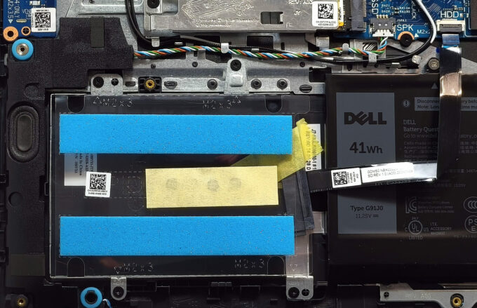 Detalhe da região de SSD e armazenamento interno