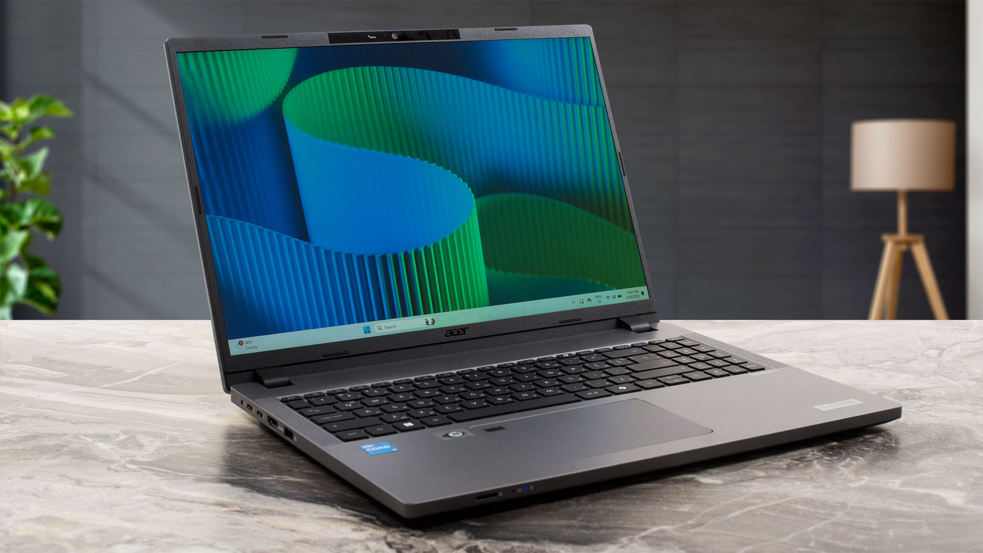 Vista externa do Acer TravelMate P2 TMP216-51-G2