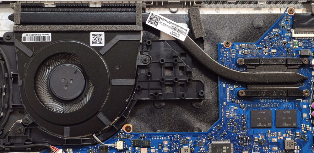Sistema de refrigeração com ventoinha e heatpipe do HP 15
